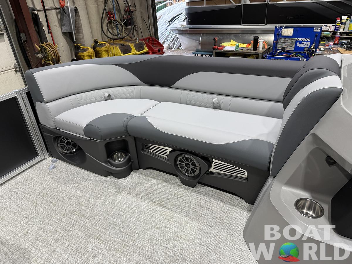 2027 Tahoe LTZ 2385 VRB SE Swingback Pontoon $42995