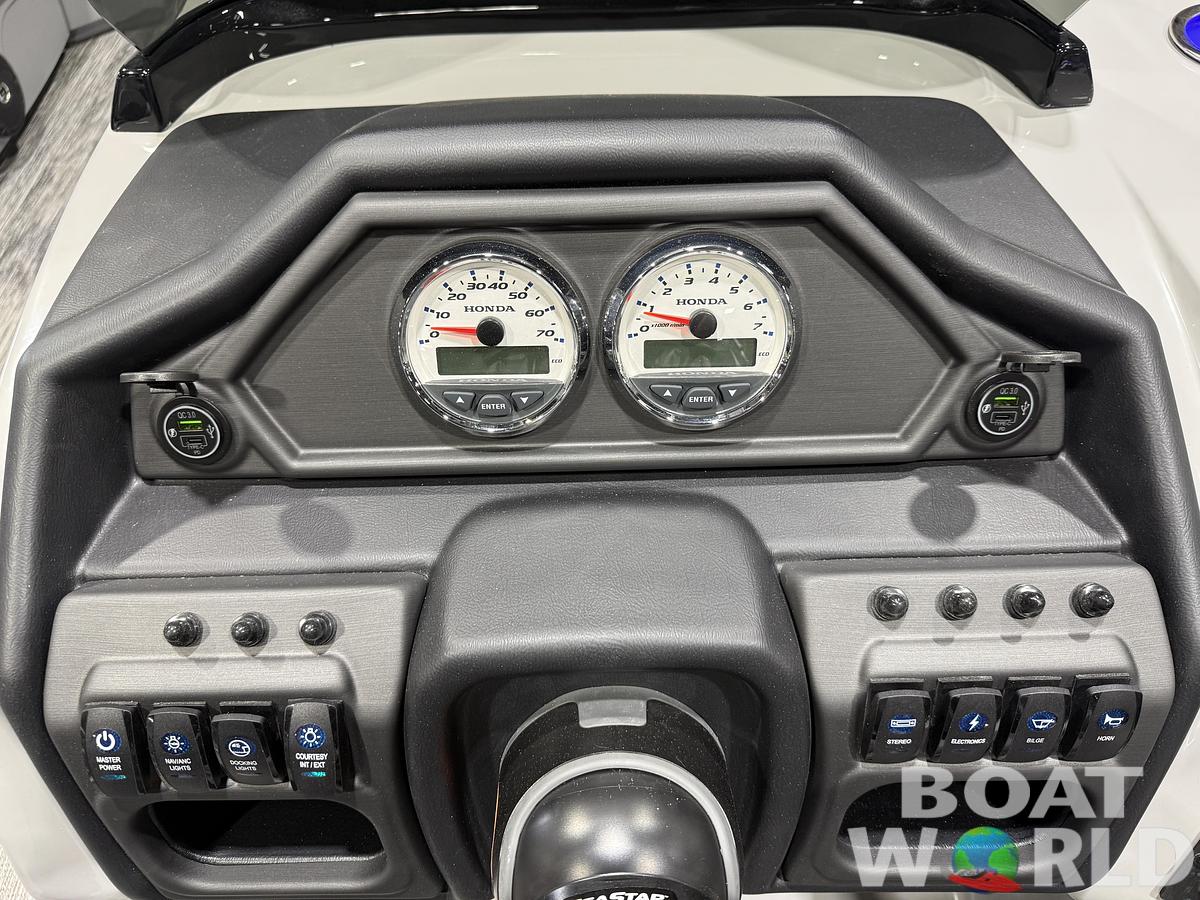 2026 Bentley Legacy 243 Swingback Tritoon & 300HP $68995