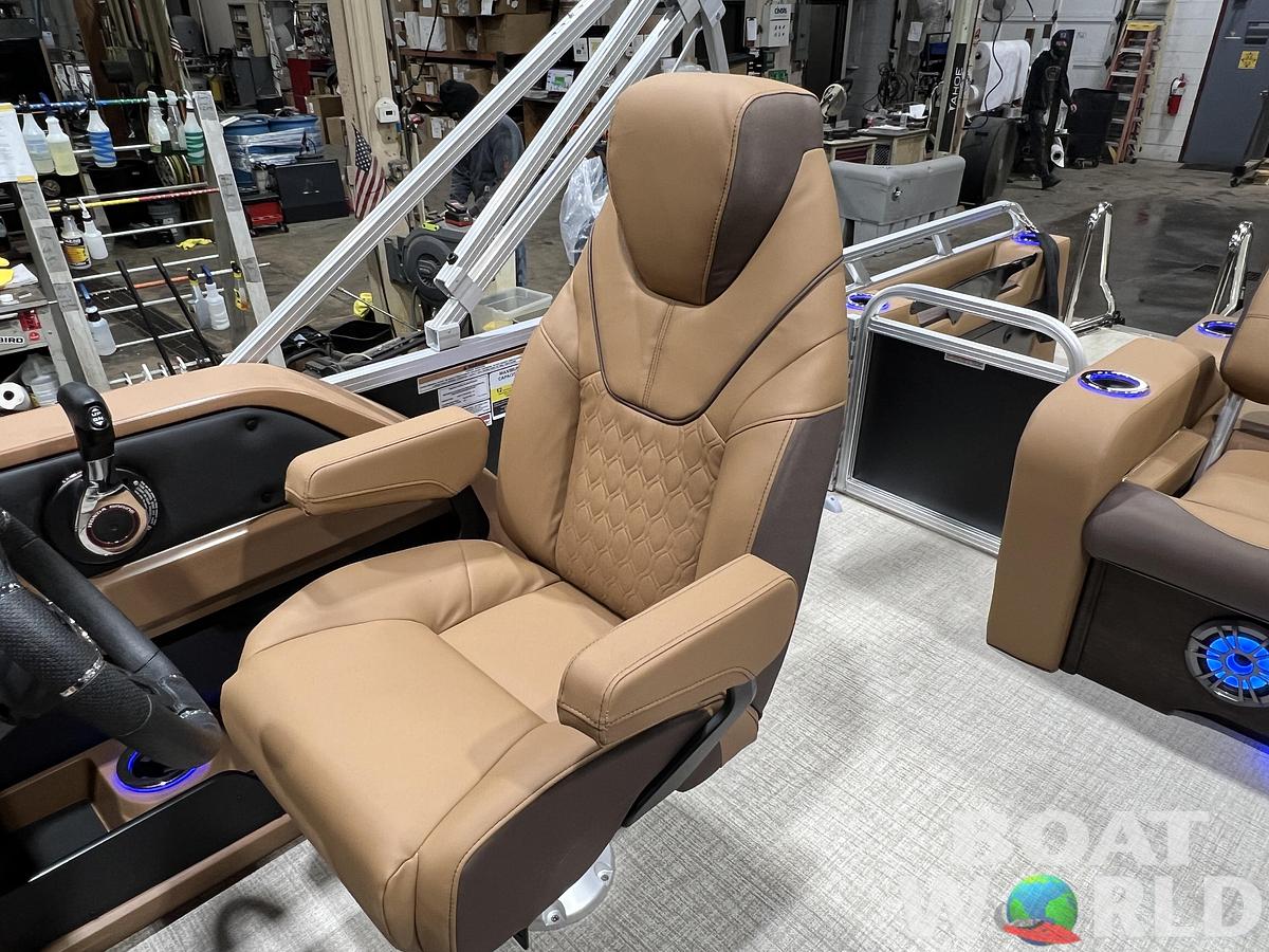 2026 Tahoe Pontoons LTZ 2385 Entertainer Tritoon