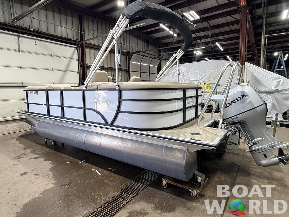 Used 2022 Bentley Pontoons Legacy 200 Navigator Quad Lounge & 100HP Honda 4Stroke -$34,995