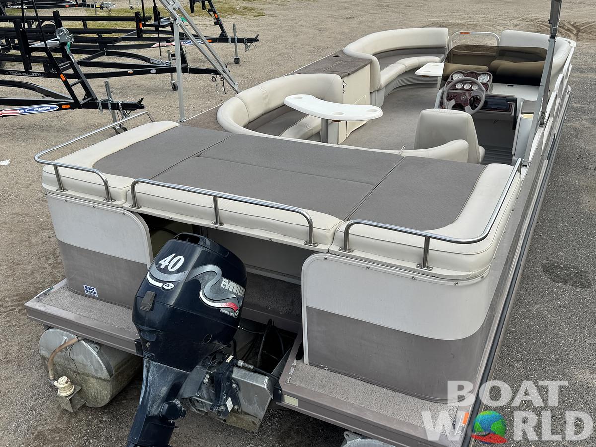 Used 1999 Crestliner 2485 LSI