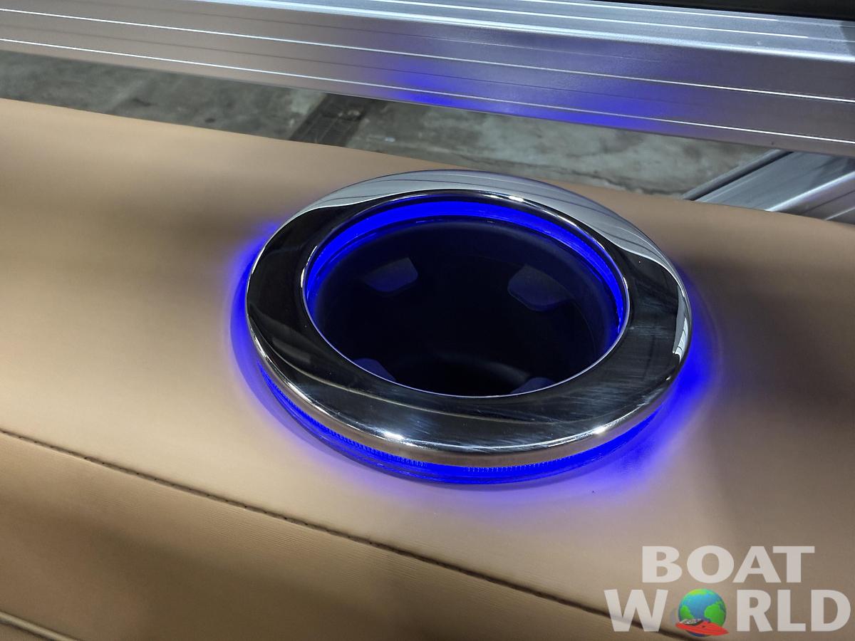 2026 Tahoe Pontoons LTZ 2385 Swingback (VRL) Tritoon