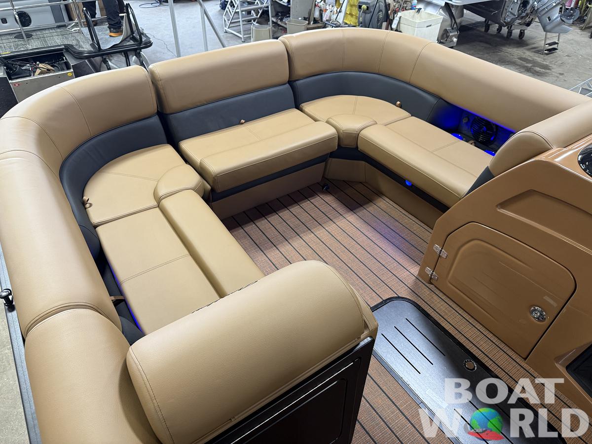 2026 Bentley Pontoons Elite 223 Admiral Quad Lounge Tritoon