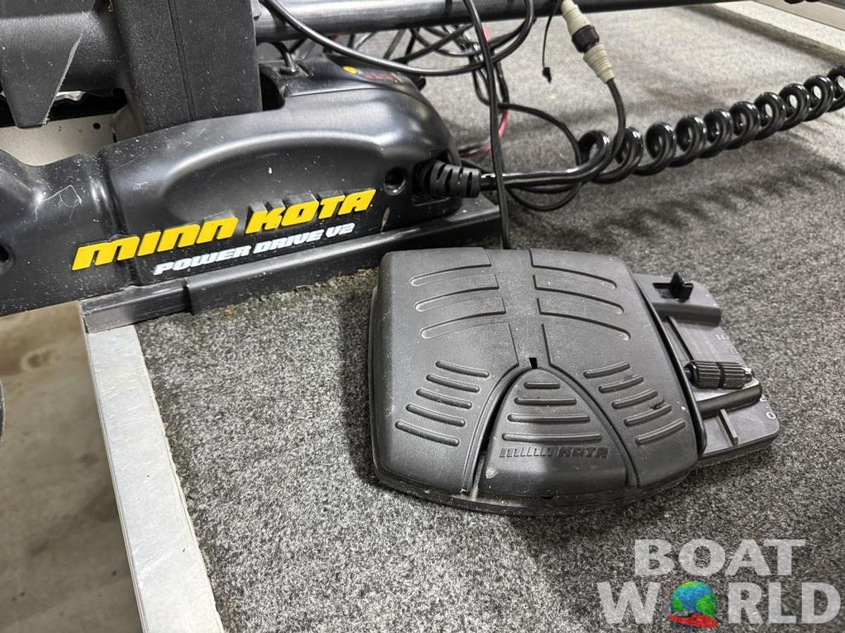 Used 2002 TMC 2200 FM Pontoon