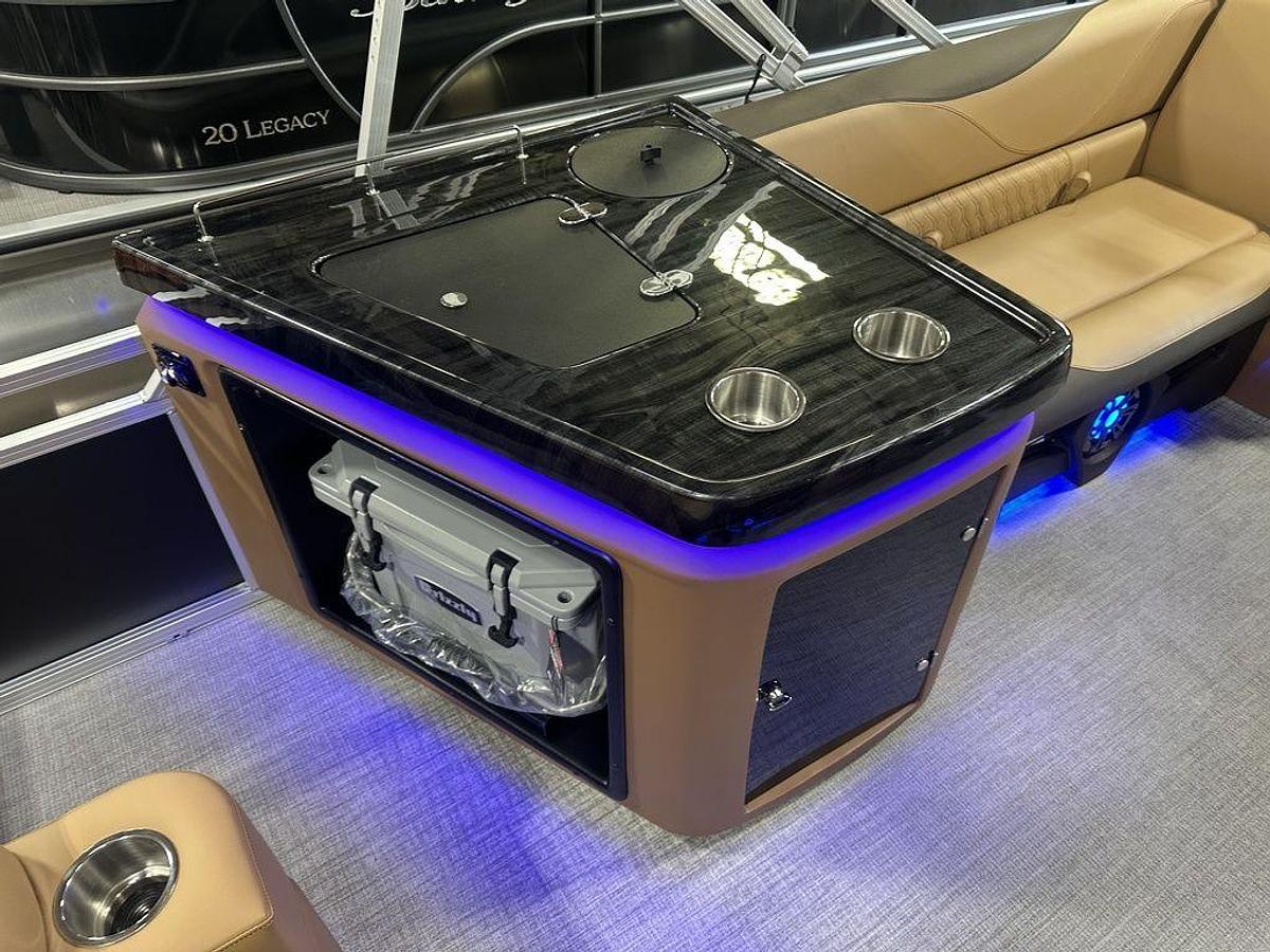 2025 Tahoe Pontoons LTZ 2385 Elite Cruise Windshield Tritoon & Honda 4-Stroke EFI