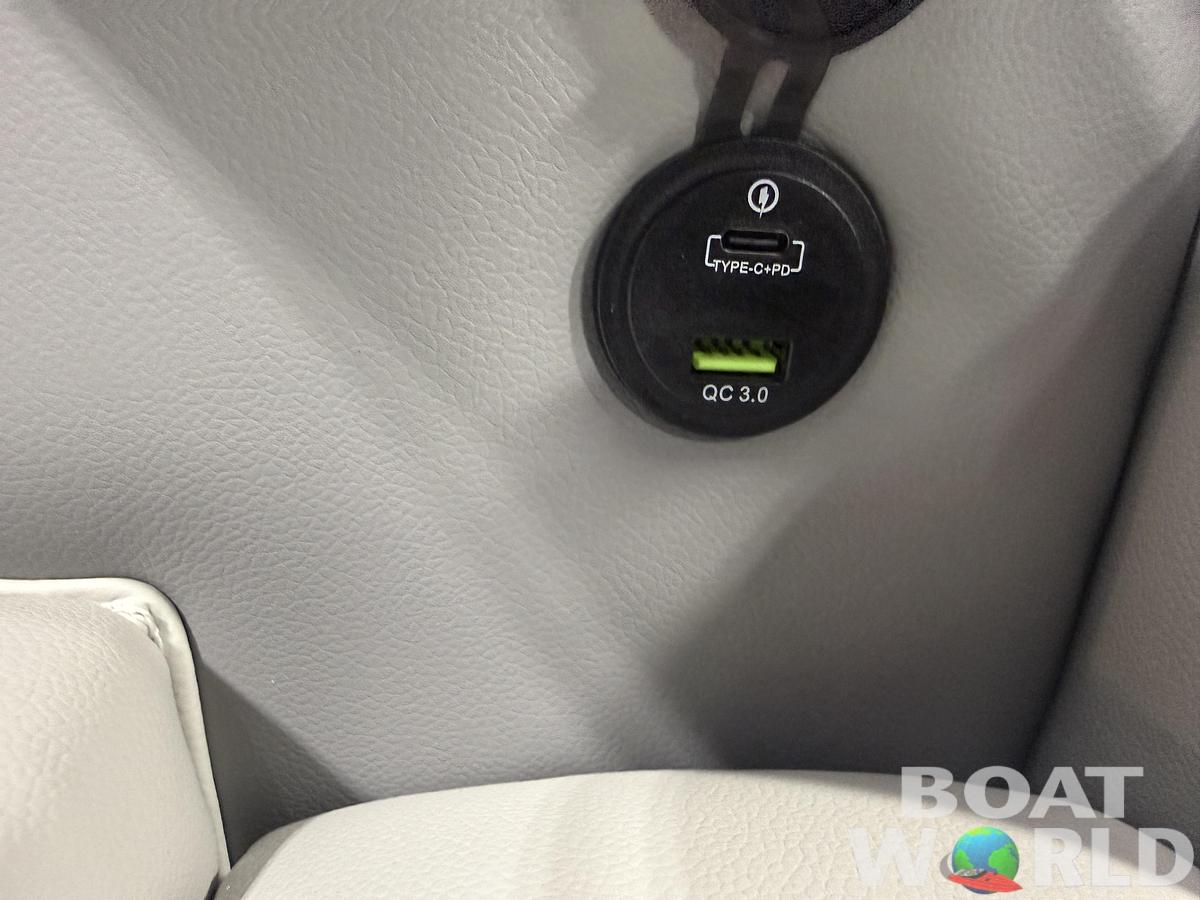 2026 Tahoe Pontoons Sport 2180 Swingback (VRB) 