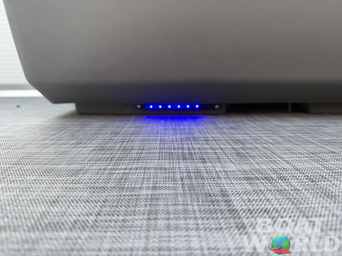 2026 Princecraft Vectra 21 Cruise Lounge Pontoon & Mercury 4-Stroke EFI