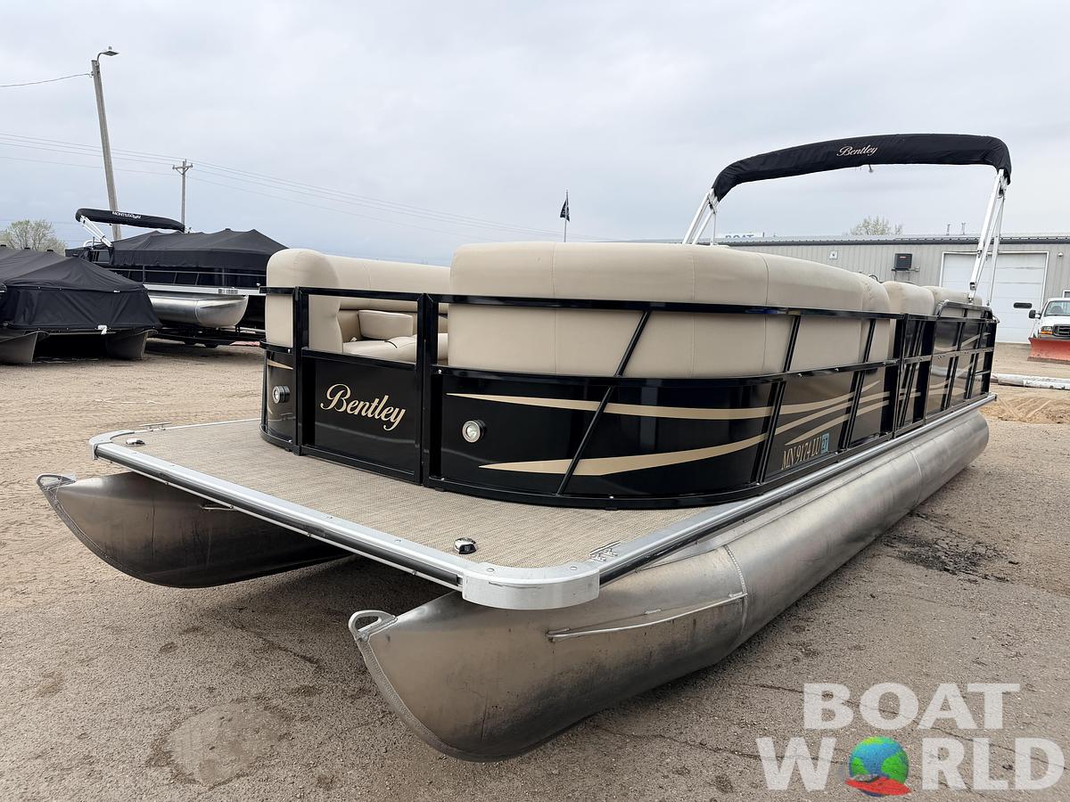 Used 2018 Bentley Encore 240 Cruise SE & 150HP Mercury 4Stroke -$29,995