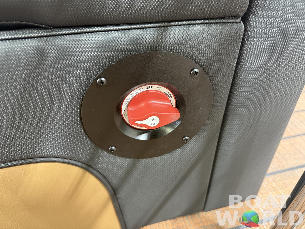 2026 Bentley Pontoons Elite 223 Admiral Quad Lounge Tritoon