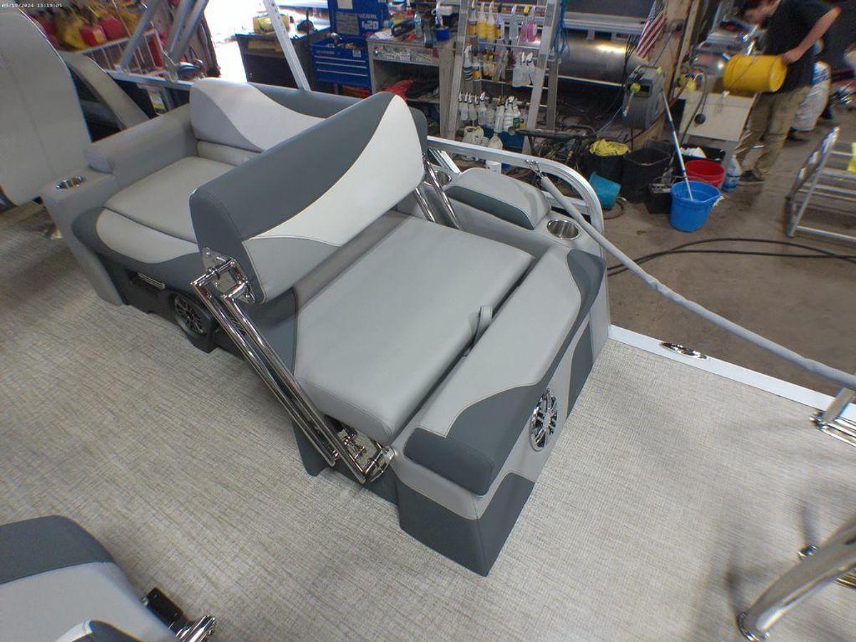 2025 Tahoe Pontoons LTZ 2385 Quad Lounge Shift SS & Honda 4-Stroke EFI