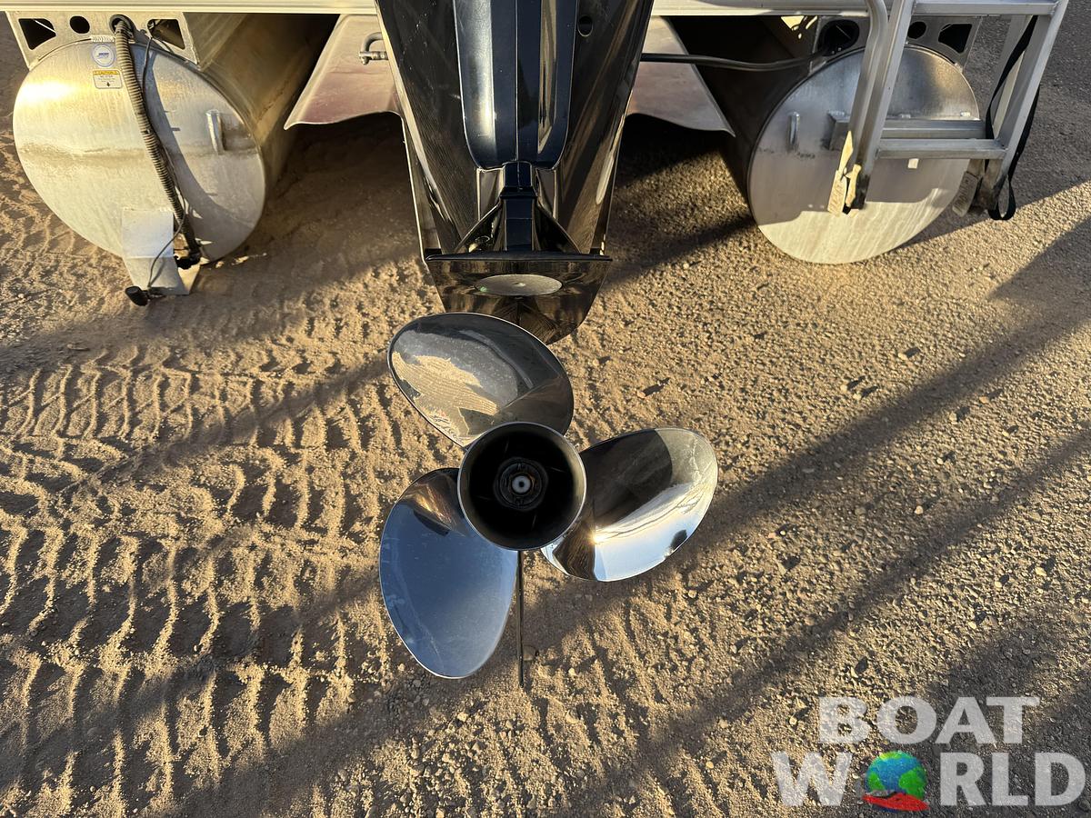 Used 2020 Sun Tracker Fishin Barge 20 DLX Pontoon