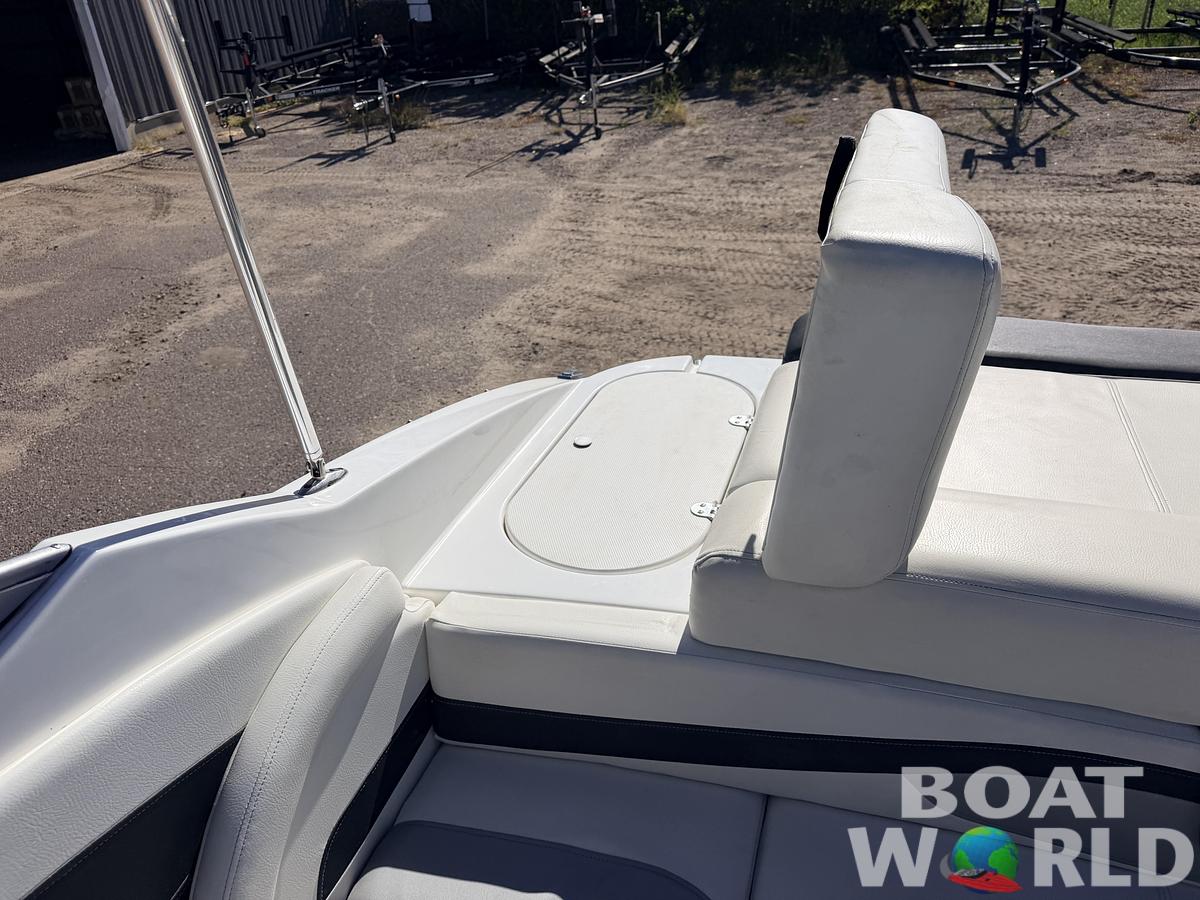 Used 2017 Rinker QX19 Bowrider & 250HP 4.5L V6 Mercruiser -$17,995