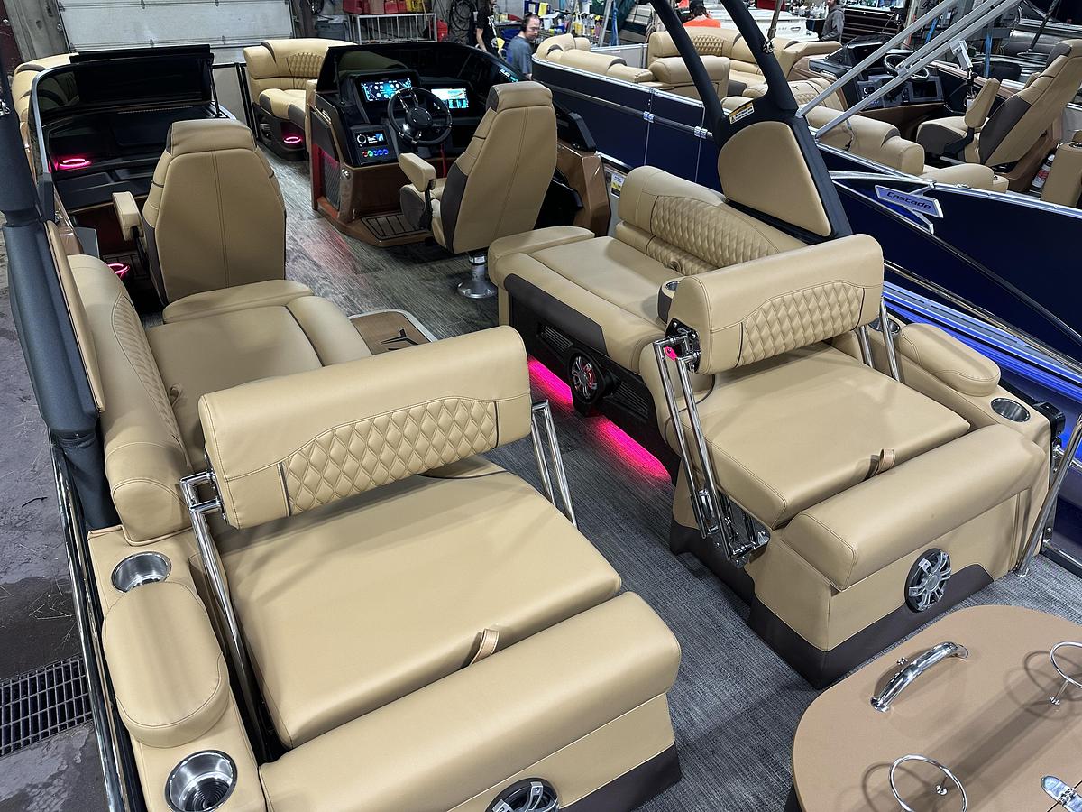 2025 Tahoe Pontoons Grand Tahoe 2585 Quad Lounge Windshield Tritoon & Mercury 400HP V10