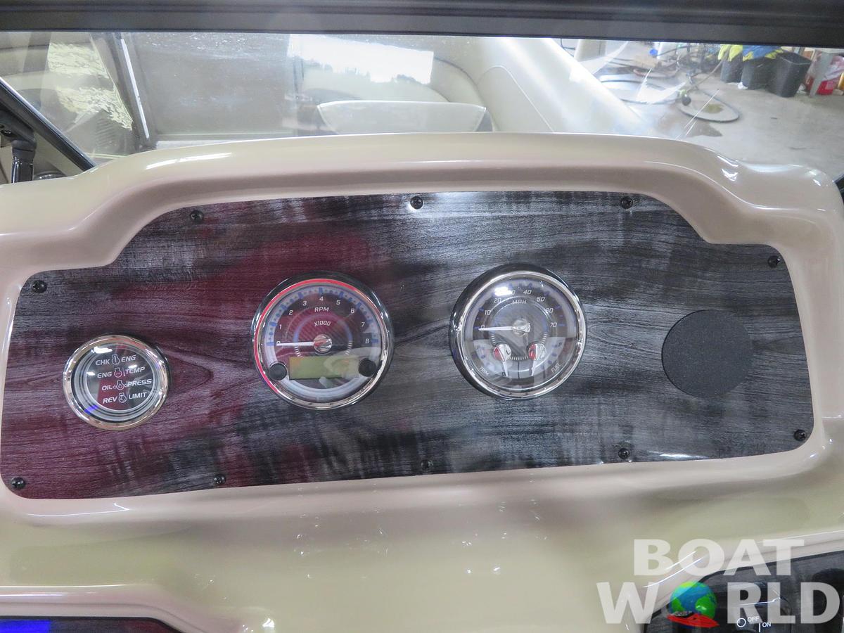 2024 Tahoe Pontoons LTZ 2385 Elite Windshield Tritoon & Suzuki 200HP 4-Stroke EFI