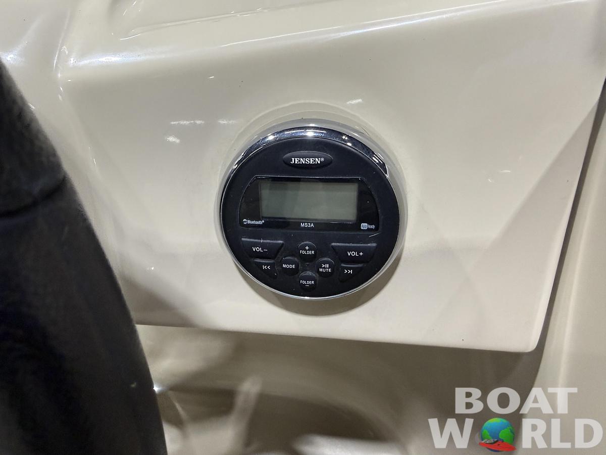 Used 2017 Sylvan 820 Fish & Cruise Pontoon