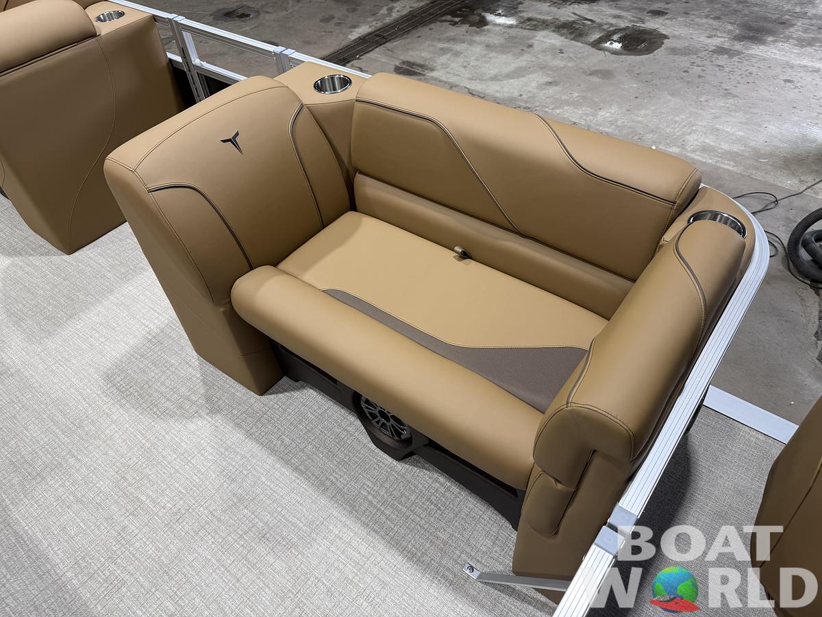 2027 Tahoe Sport Fish & Cruise 23E80 Pontoon $33995