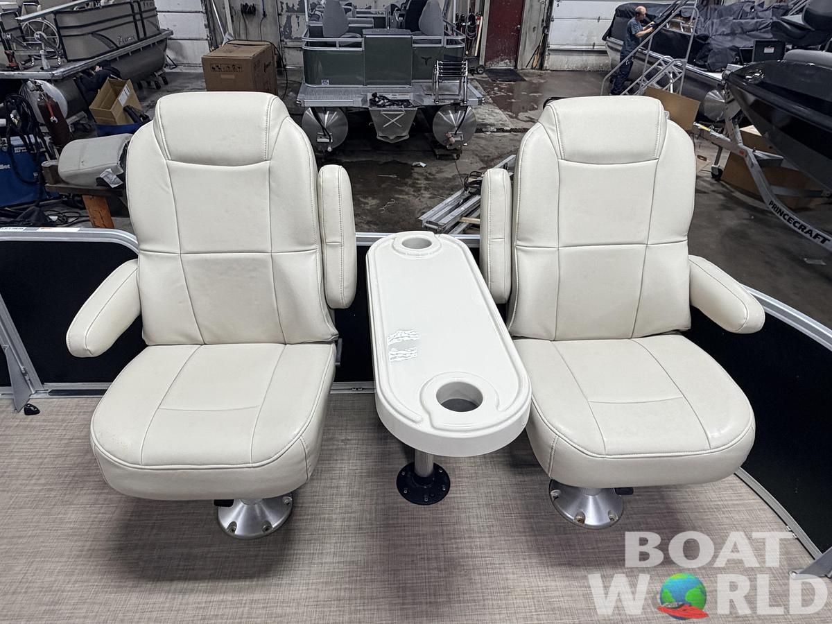 Used 2018 Premier 220 SunSpree