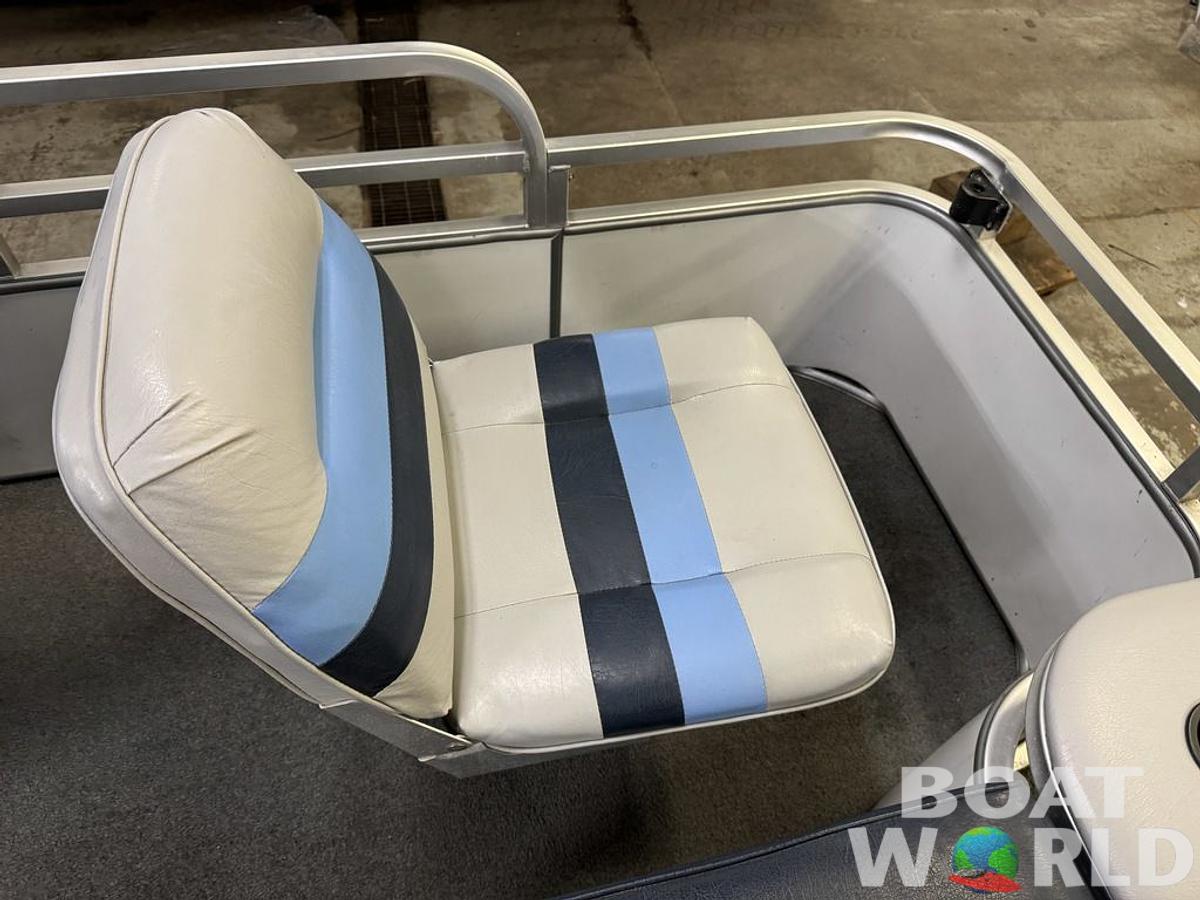 Used 2002 TMC 2200 FM Pontoon