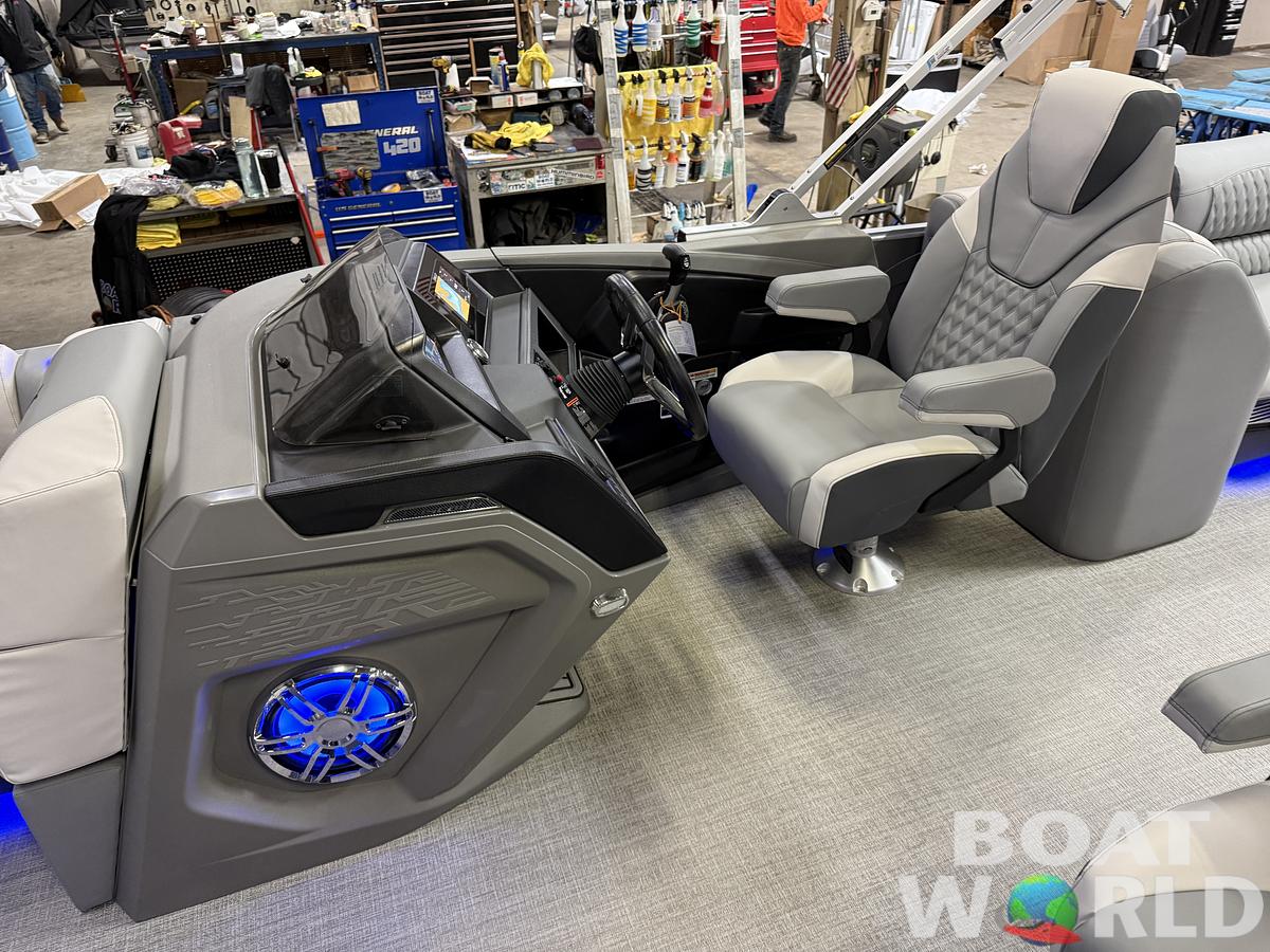 2025 Tahoe Pontoons Cascade 2385 Quad Lounge Tritoon & Honda 4-Stroke EFI