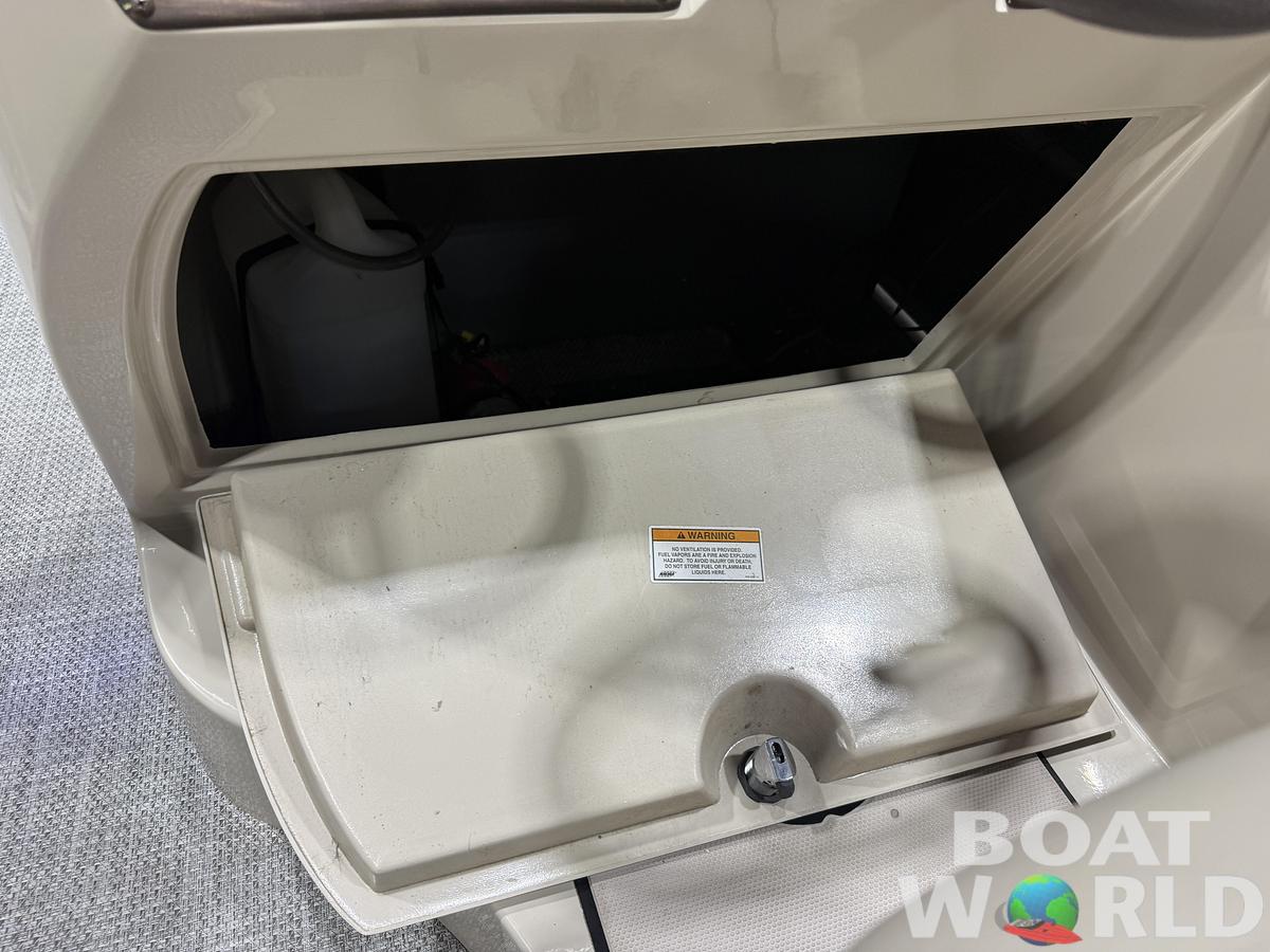 Used 2016 Premier 220 Castaway