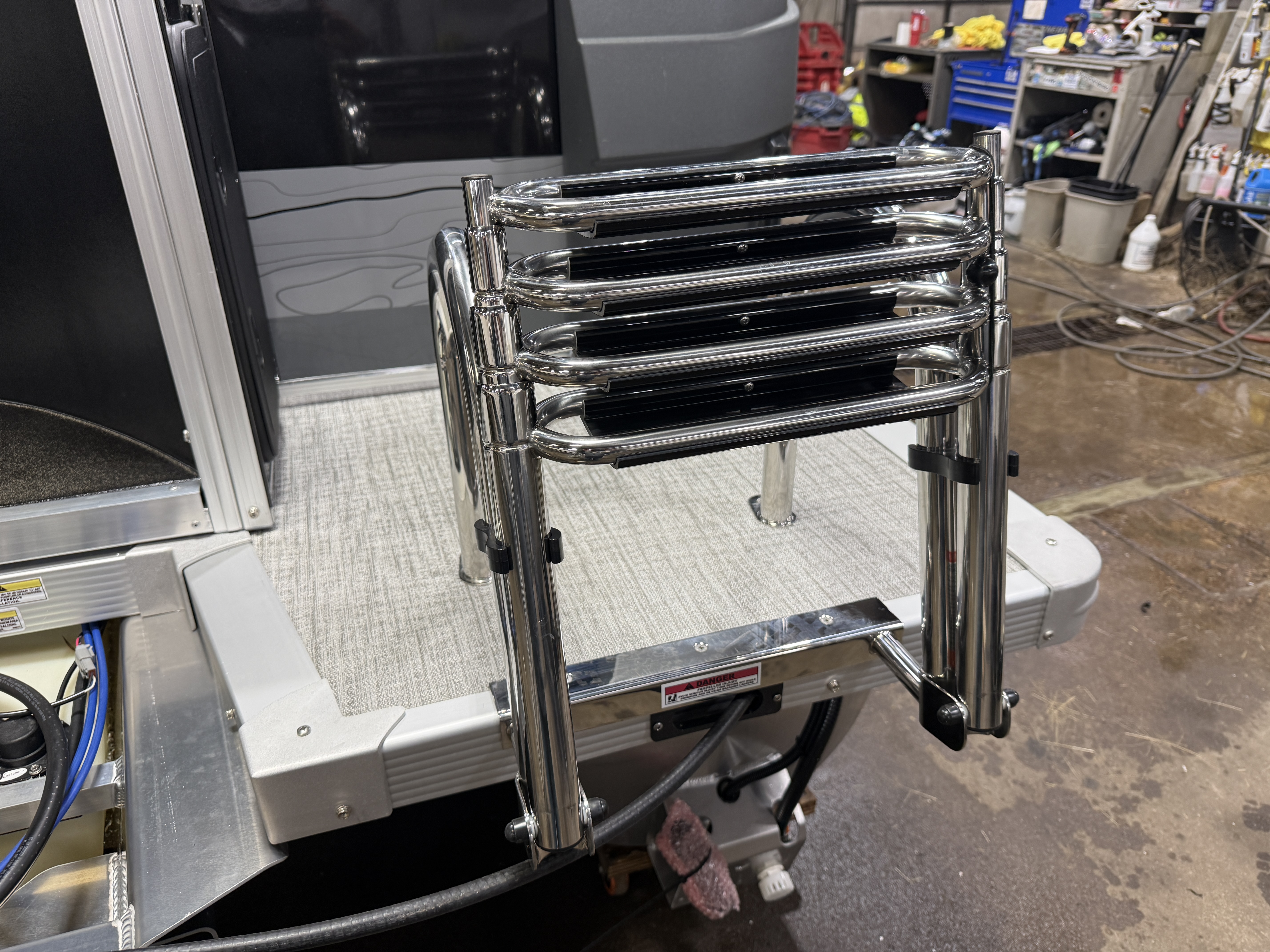 2026 Tahoe Pontoons GEOfish 2385 Rear Fish 