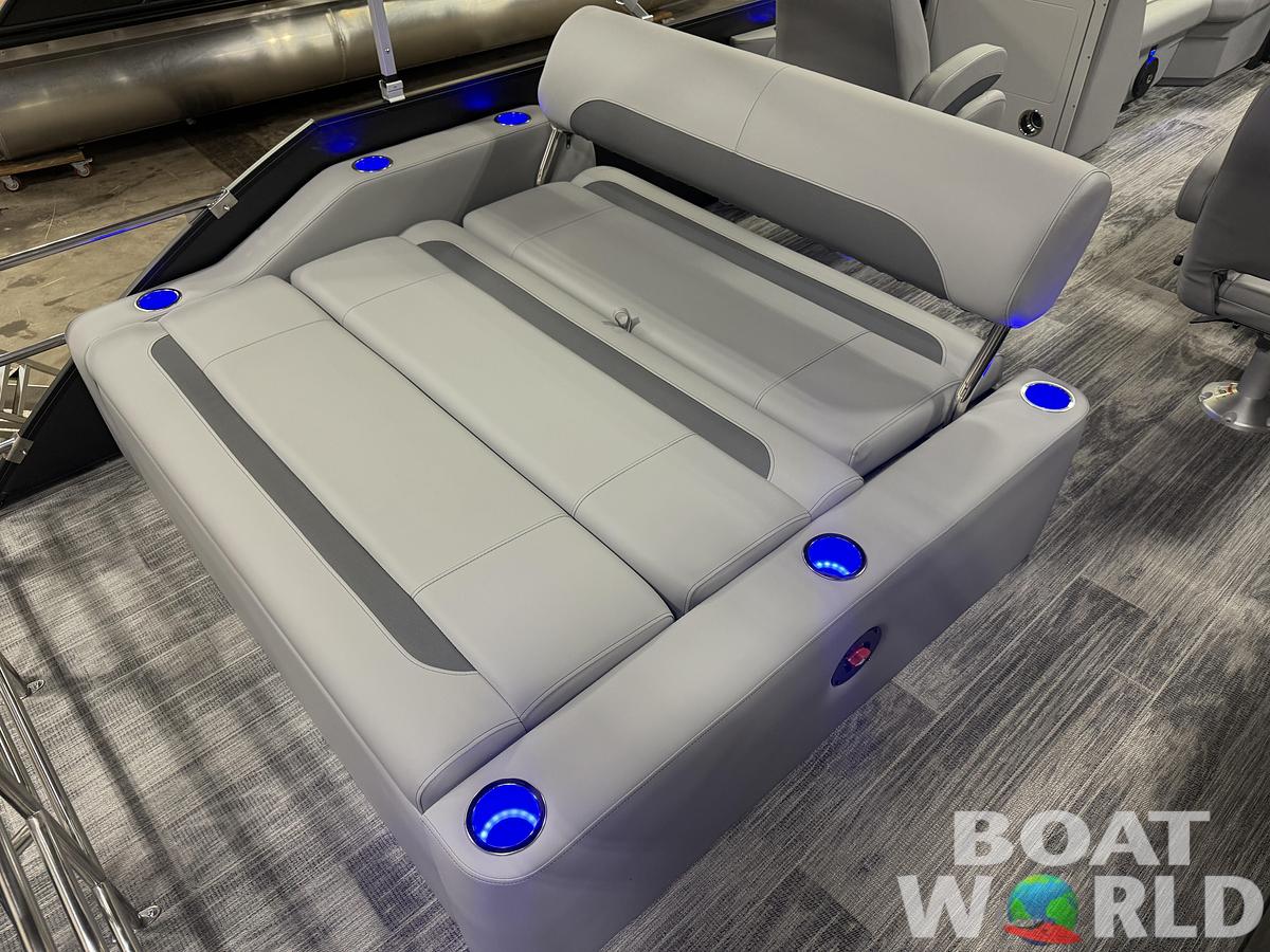 2026 Bentley Pontoons Legacy 220 Swingback & 4-Stroke EFI