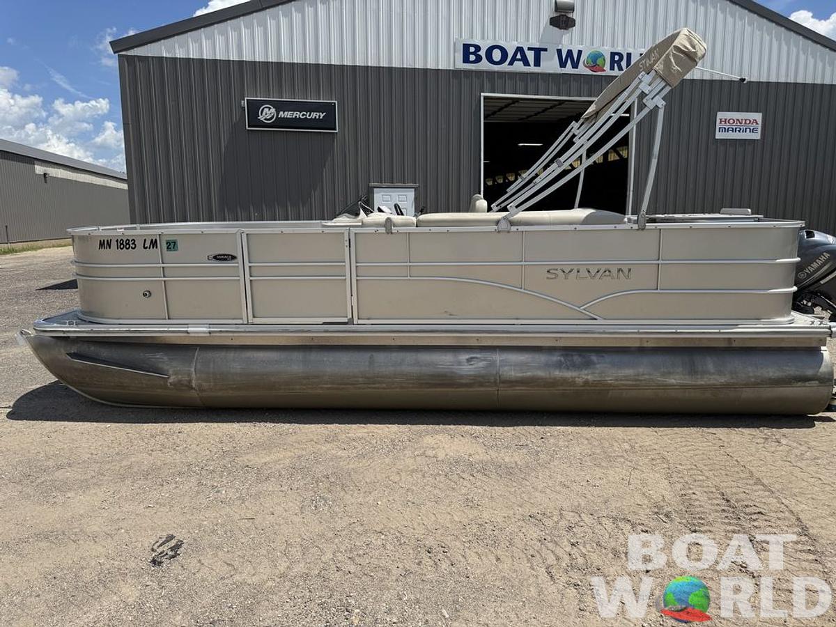 Used 2016 Sylvan 820 4-PT Pontoon