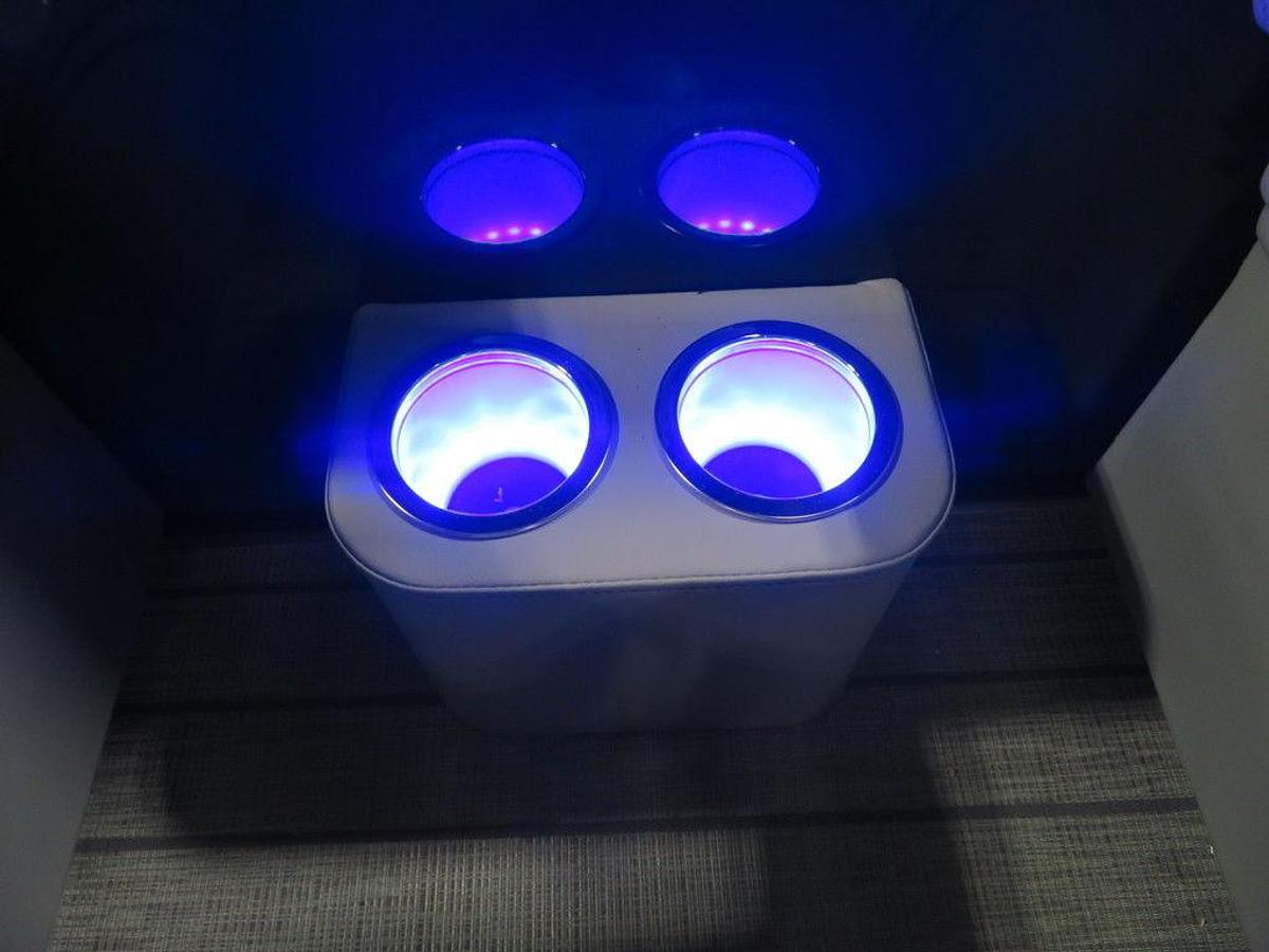 2025 Bentley Pontoons Legacy 223 QSB Swingback Tritoon & Honda 4-Stroke EFI