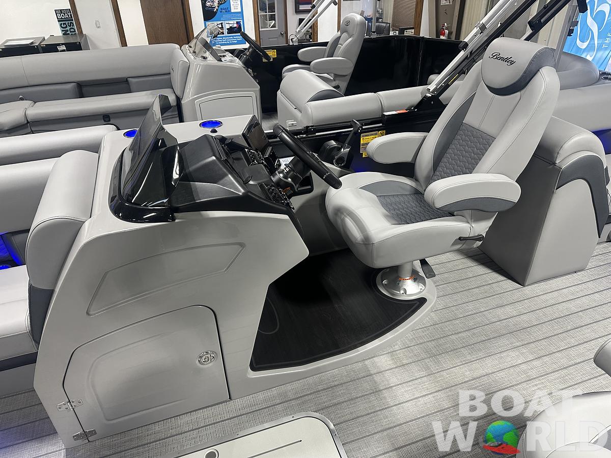 2025 Bentley Pontoons Elite 223 Admiral Quad Lounge Tritoon & Honda 4-Stroke EFI