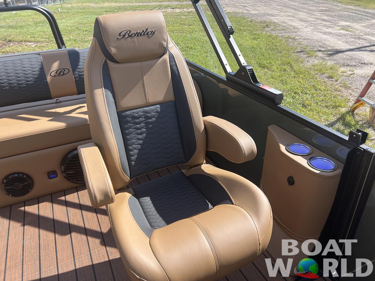 2026 Bentley Pontoons Elite 223 Swingback Tritoon