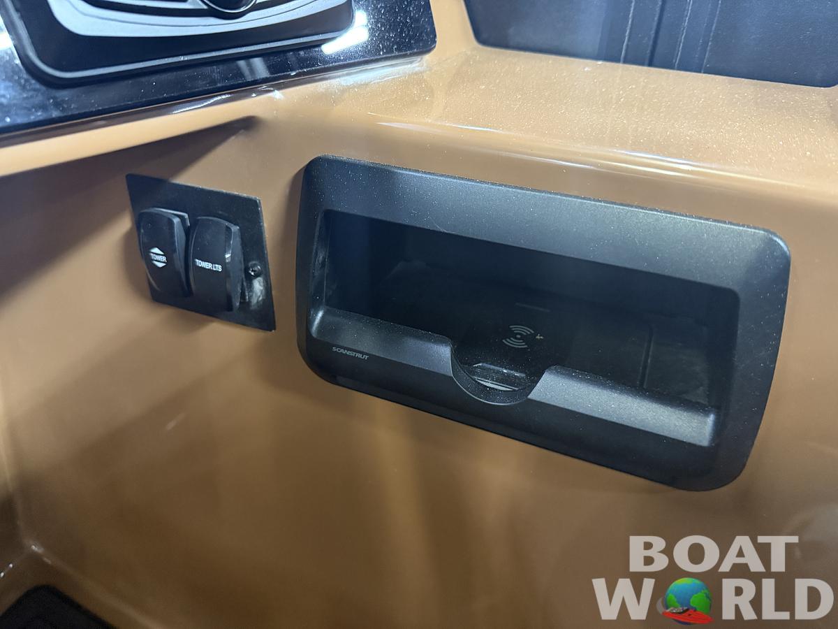 2026 Bentley Pontoons Elite 253 Admiral Quad Lounge Tritoon & 4-Stroke EFI