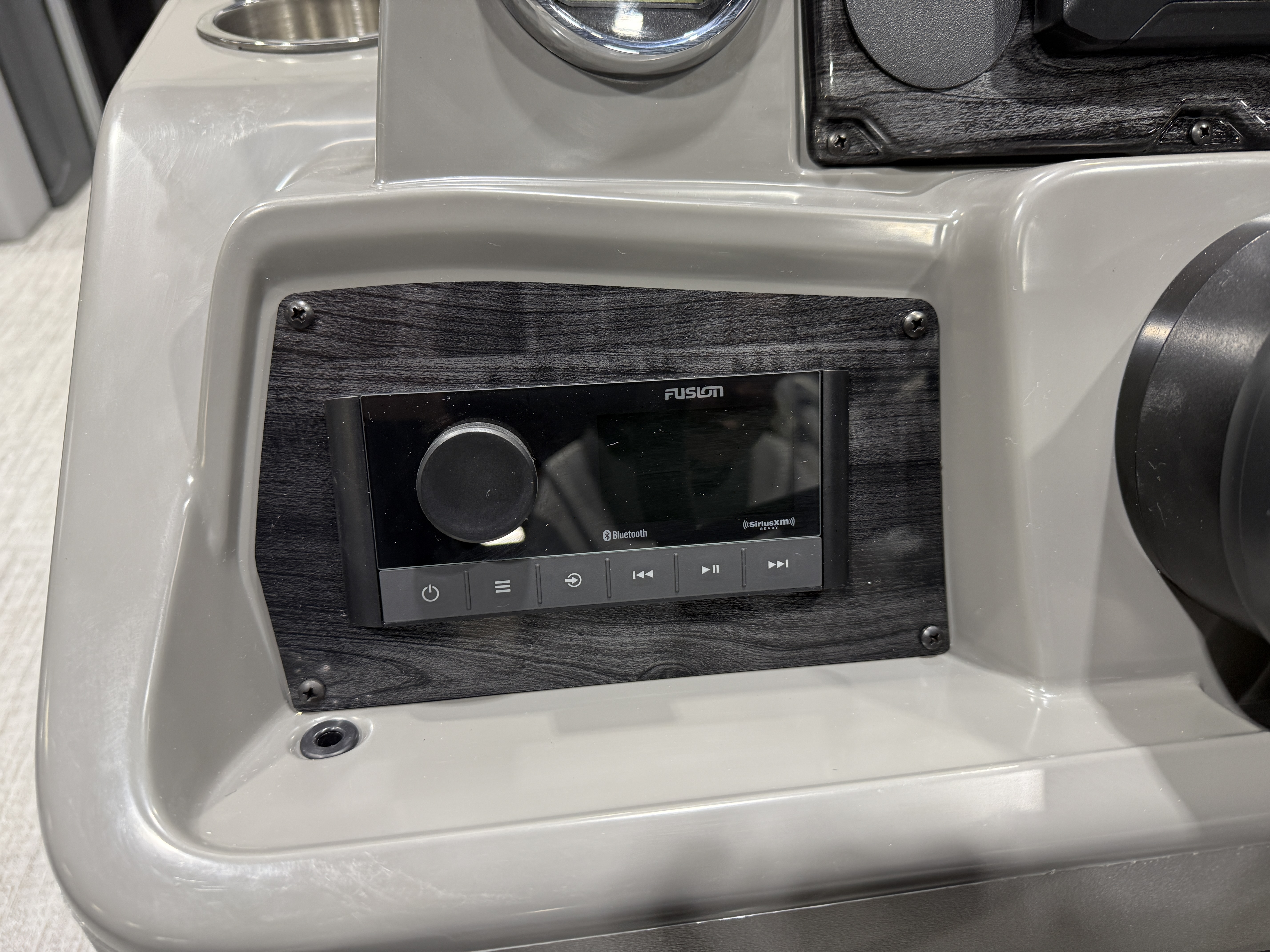 2026 Tahoe Pontoons GEOfish 2385 Rear Fish 