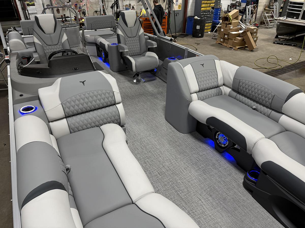 2025 Tahoe Pontoons Cascade 2385 Quad Lounge Shift SS Tritoon & Honda 225HP Outboard