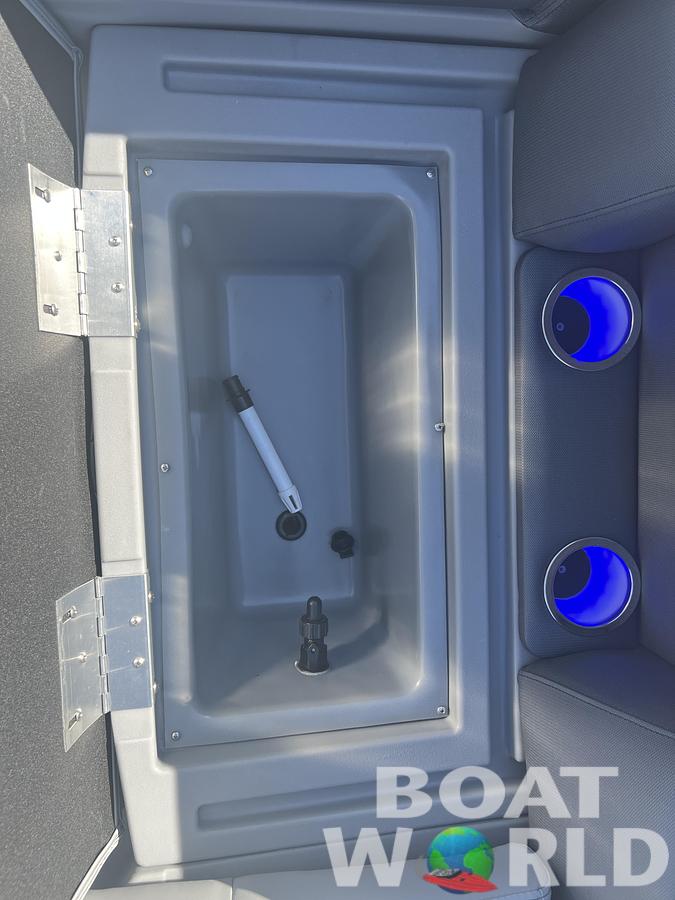 2026 Bentley Pontoons Legacy 220 QSB Swingback