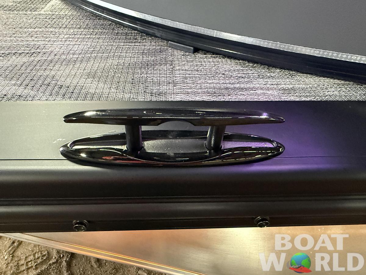 2026 Tahoe Pontoons Cascade 2385 Elite Windshield Tritoon