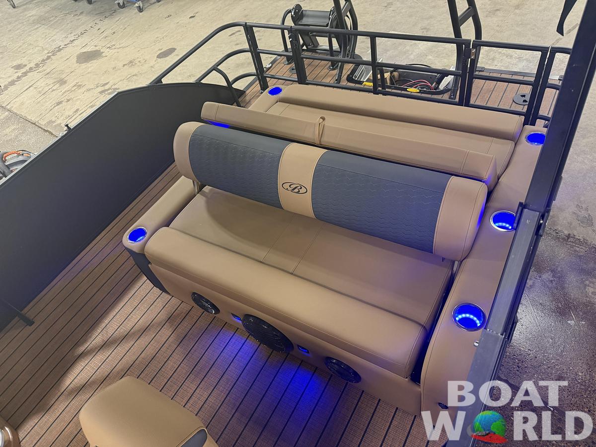 2027 Bentley 300HP Elite 253 Swingback Tritoon $79,995