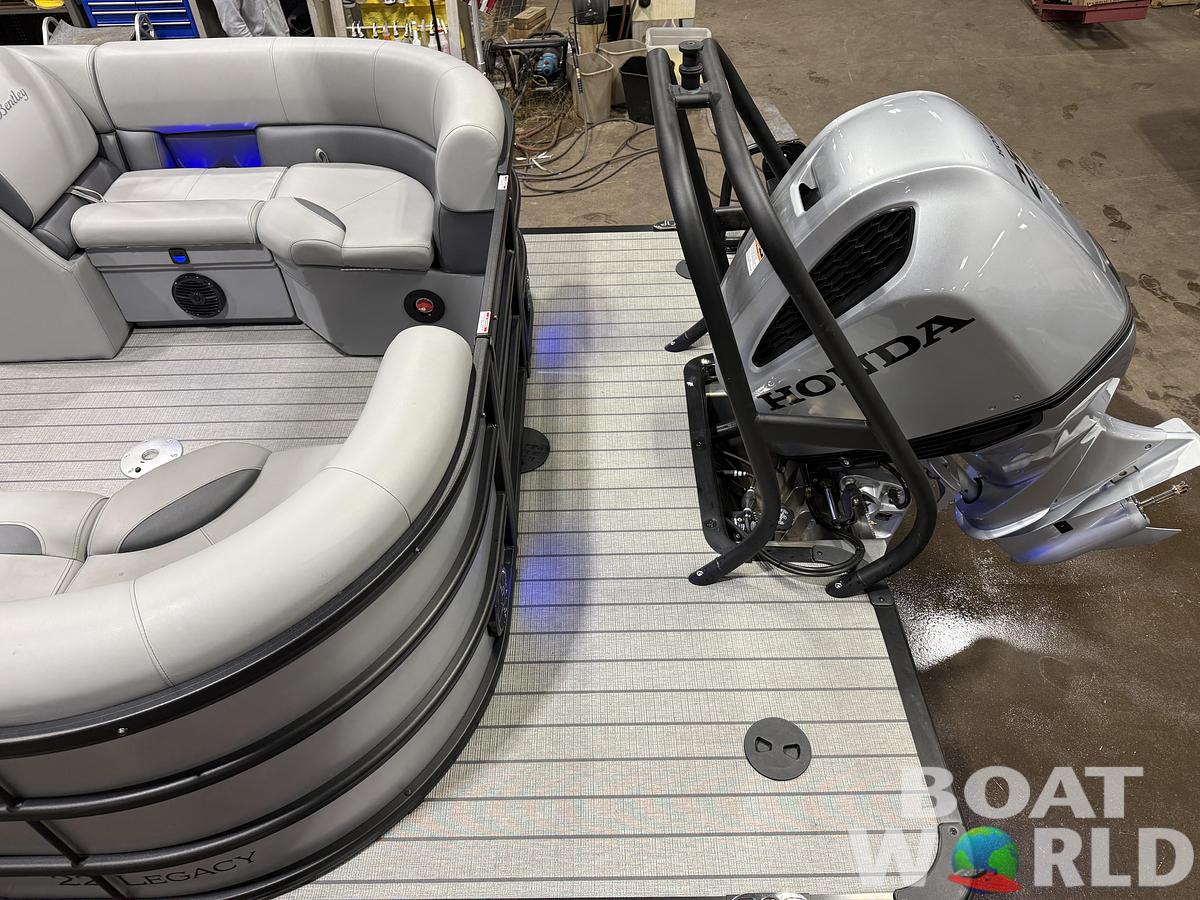 Used 2026 Bentley Pontoons Legacy 223 DL Quad Lounge Tritoon & 250HP