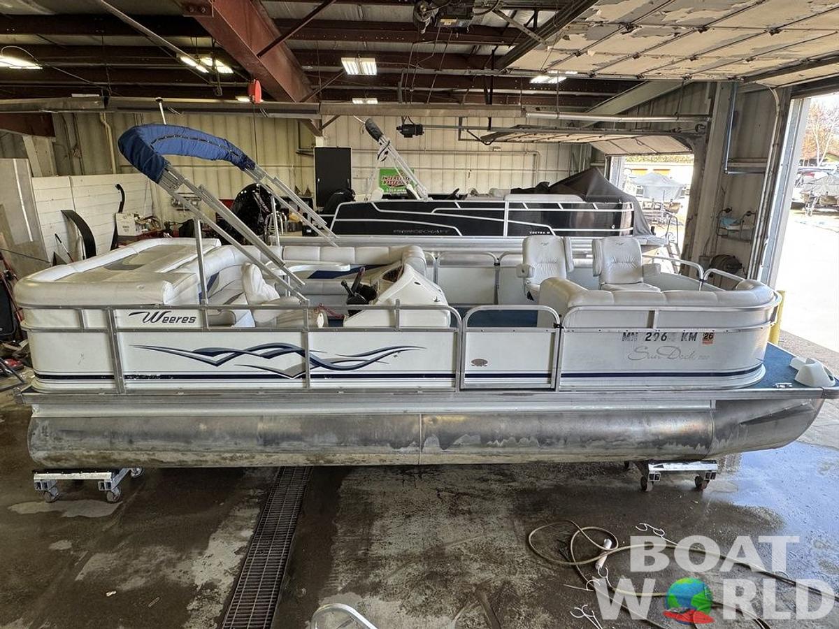 Used 2006 Weeres SunDeck 220 Pontoon