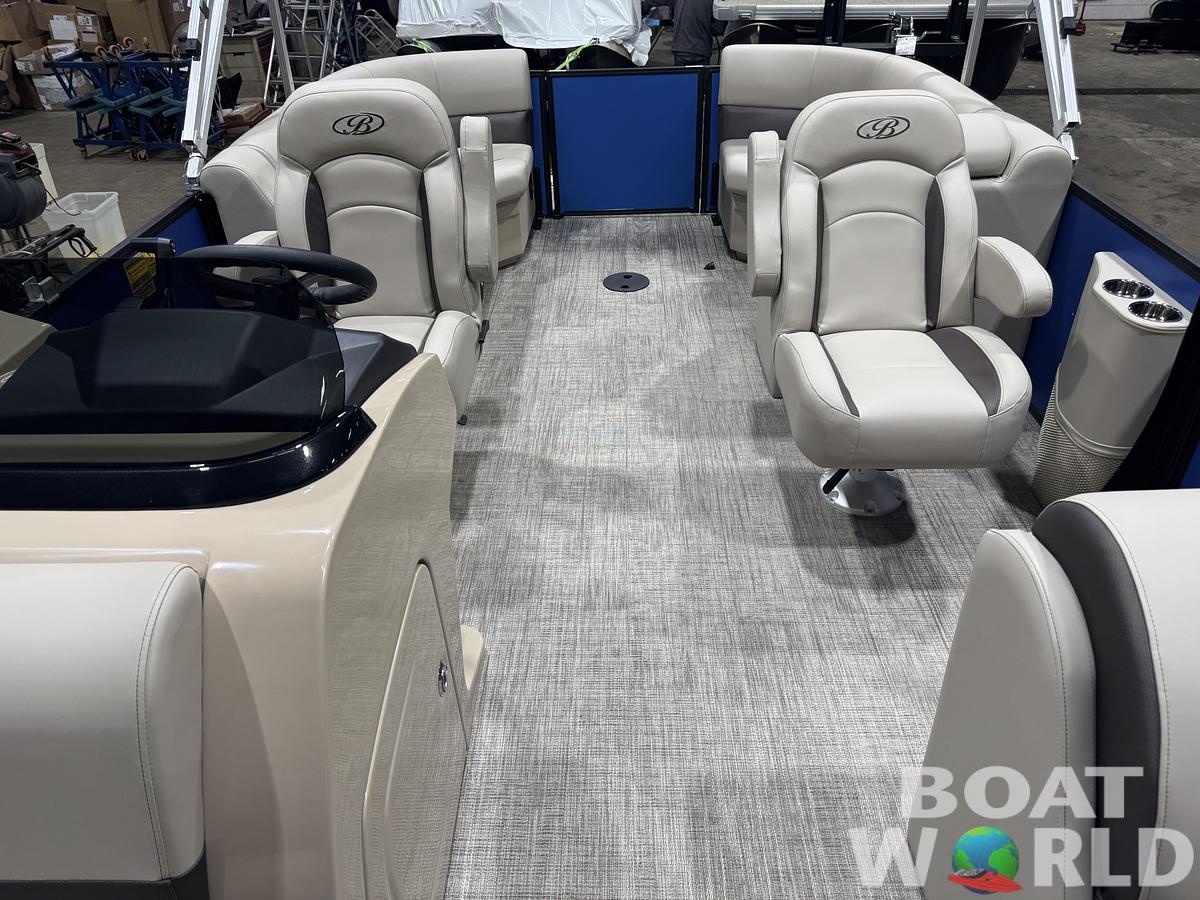2026 Bentley Pontoons Legacy 220 Navigator Quad Lounge