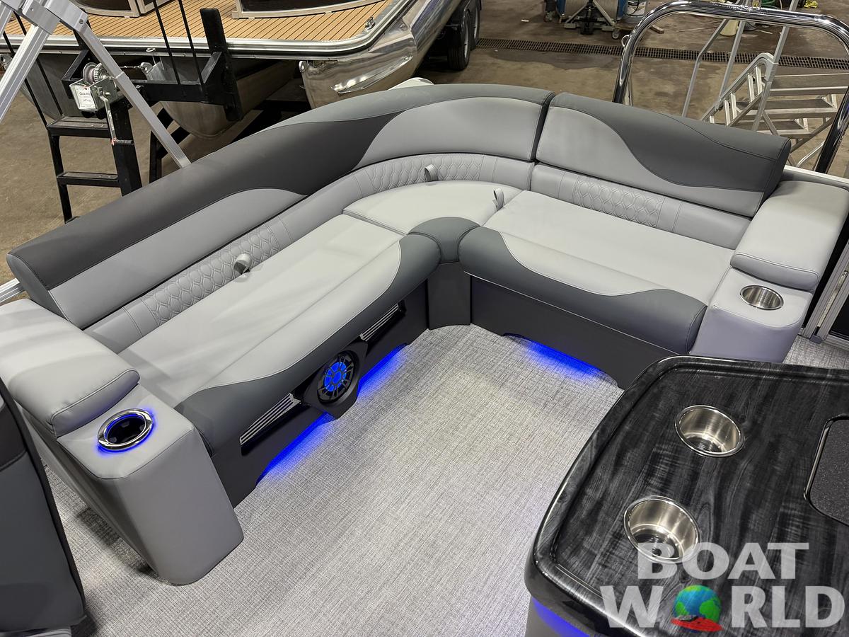 2026 Tahoe Pontoons LTZ 2385 Elite Windshield Tritoon