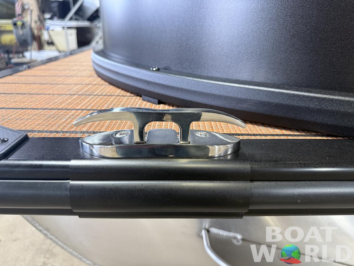 2026 Bentley Pontoons Elite 223 Admiral Quad Lounge Tritoon