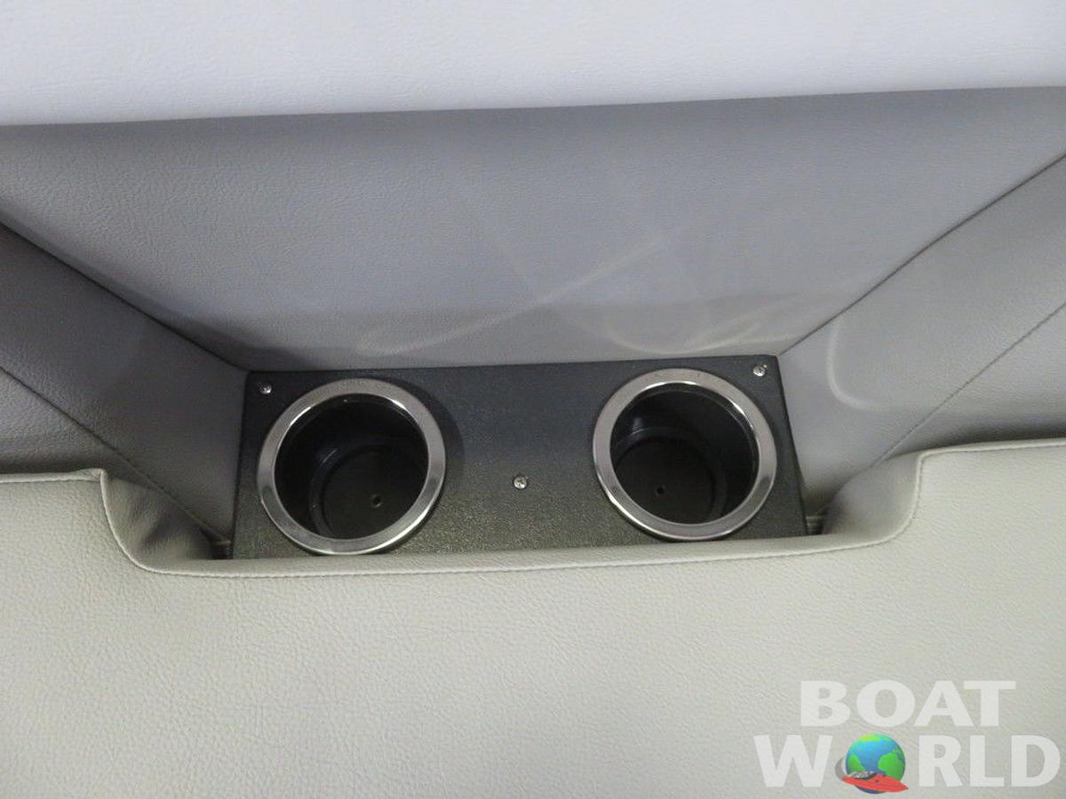 2025 Princecraft Vectra 21 RL Swingback SS Pontoon & Mercury 4-Stroke EFI