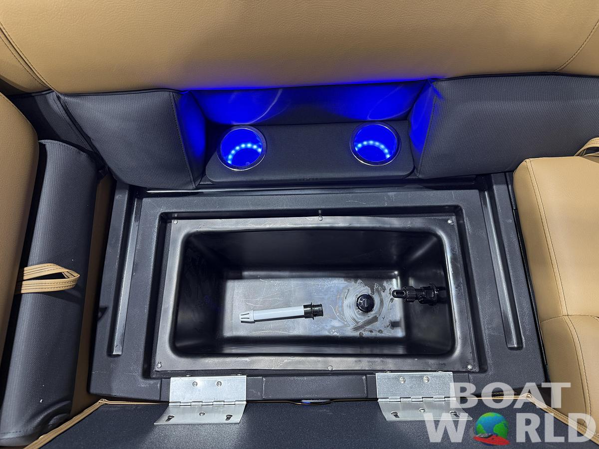 2026 Bentley Pontoons Legacy 220 Swingback 