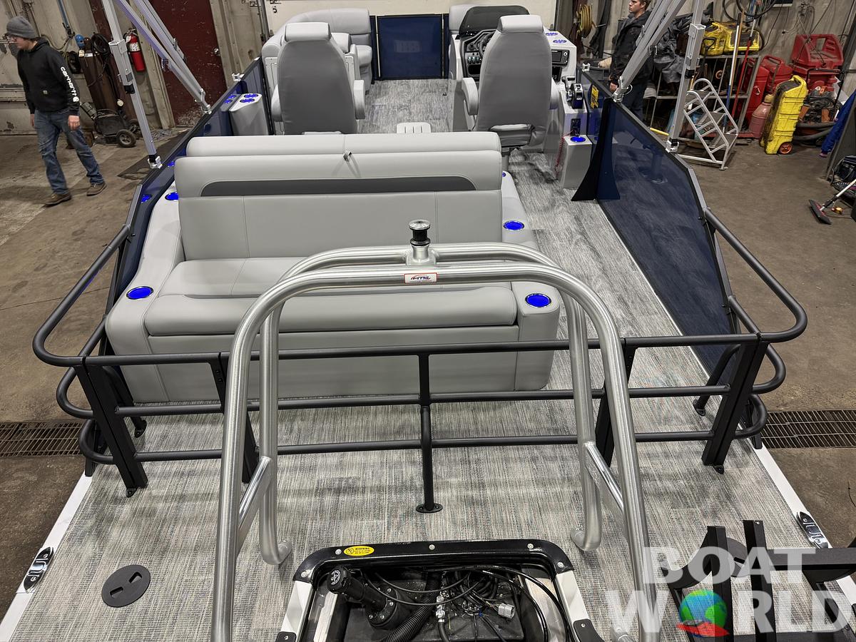2026 Bentley Pontoons Legacy 223 Swingback Tritoon 