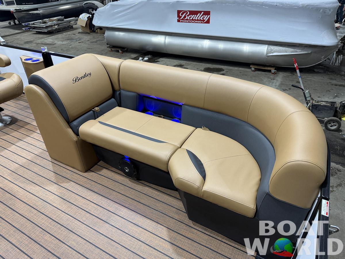 2026 Bentley Pontoons Legacy 220 Swingback