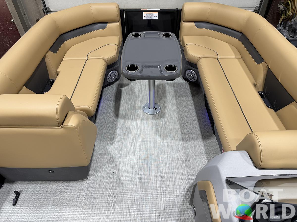 2027 Princecraft Vectra 23 RL Dinette Swingback $36,995