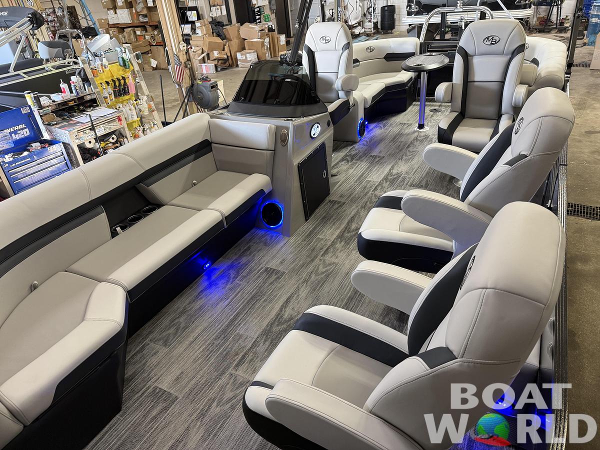 2026 Montego Bay 8522 DL Quad Lounge Tritoon