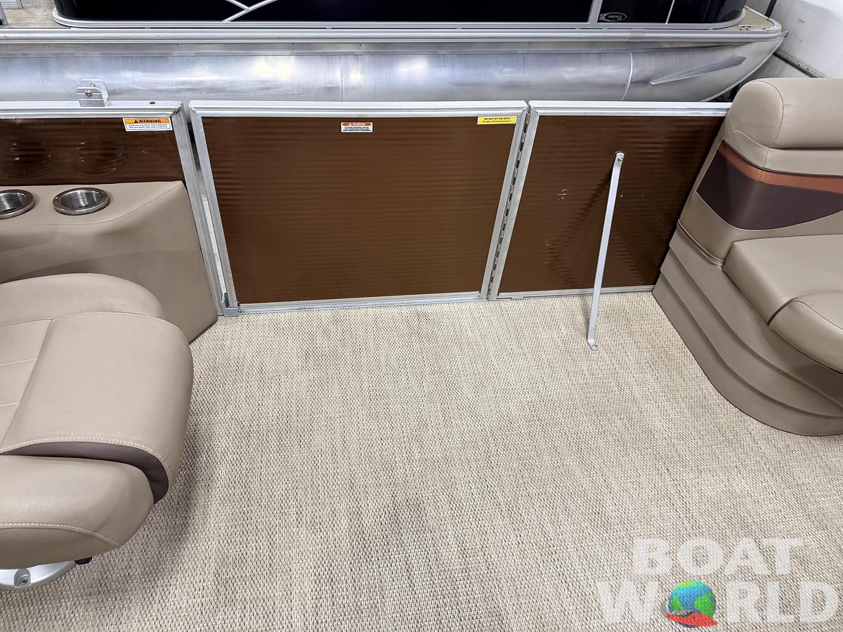 Used 2020 Bennington 22S Quad Lounge Pontoon
