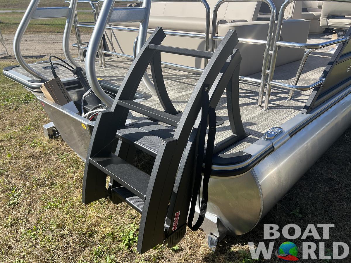 2026 Bentley Pontoons Legacy 223 Swingback Tritoon 