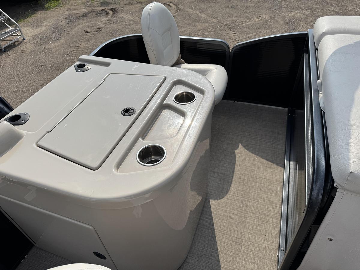 Used 2017 Palm Beach Cast Master 200 Pontoon WITH Sea Legs